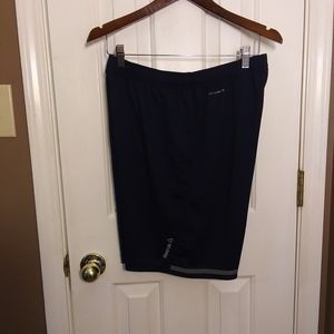 NWOT LARGE REEBOCK BASKETBALL MENS SHORTS NAVY